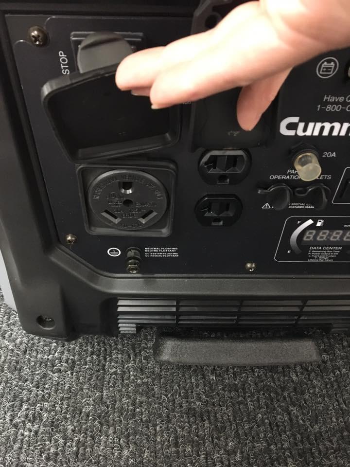Cummins P4500i 3700W/4500W Onan A058U955 Remote Start Portable Gas Inverter Generator RFB (Key FOB not included)